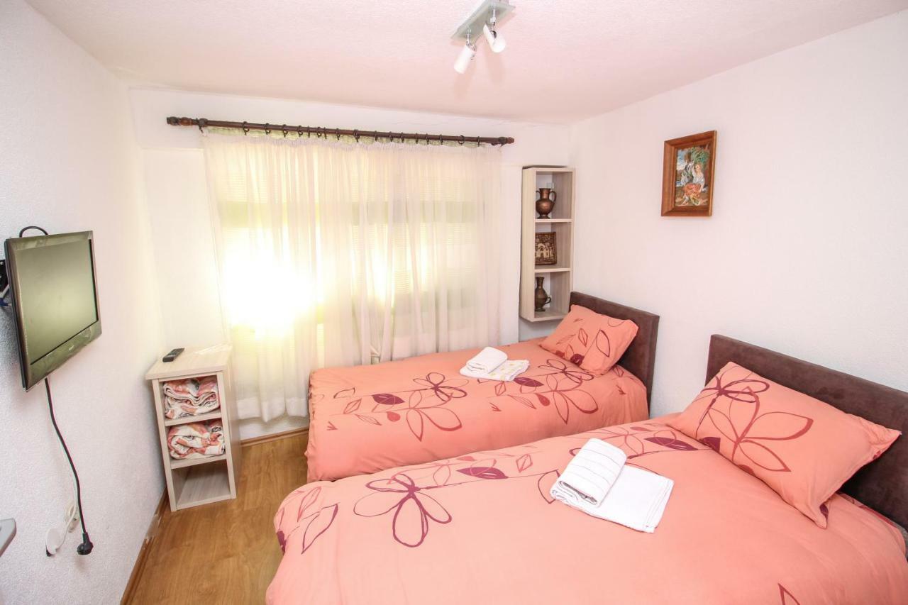 Apartmani Mishe Vevcani Exterior photo